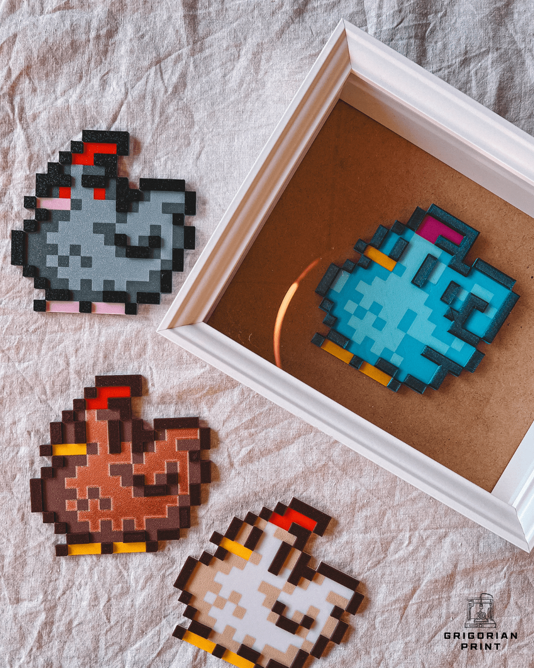 stardew_chicken_decor_grigorianprint.dk Stardew Valley Chicken dekoration - Billede 1
