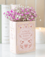 Lille porcelæn bogvase - Buy Yourself the Flowers (FORUDBESTILLING)